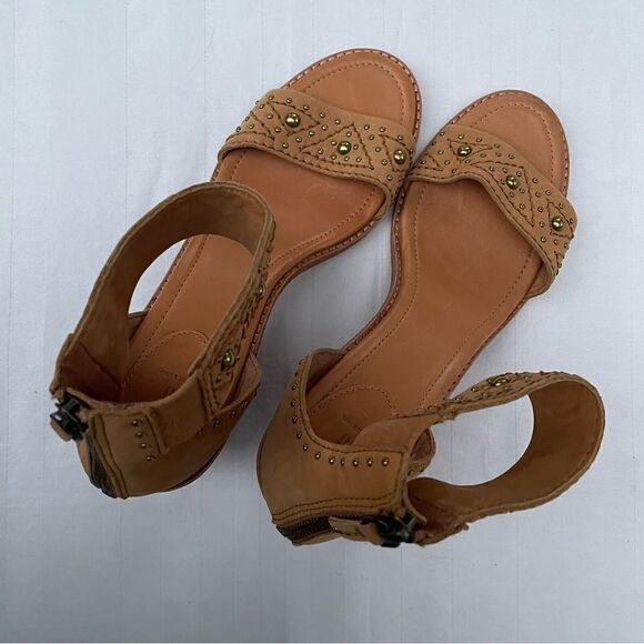 FRYE Women's Brielle Deco Back Zip Sandal Sand Oiled Nubuck size 10 - Picture 9 of 12